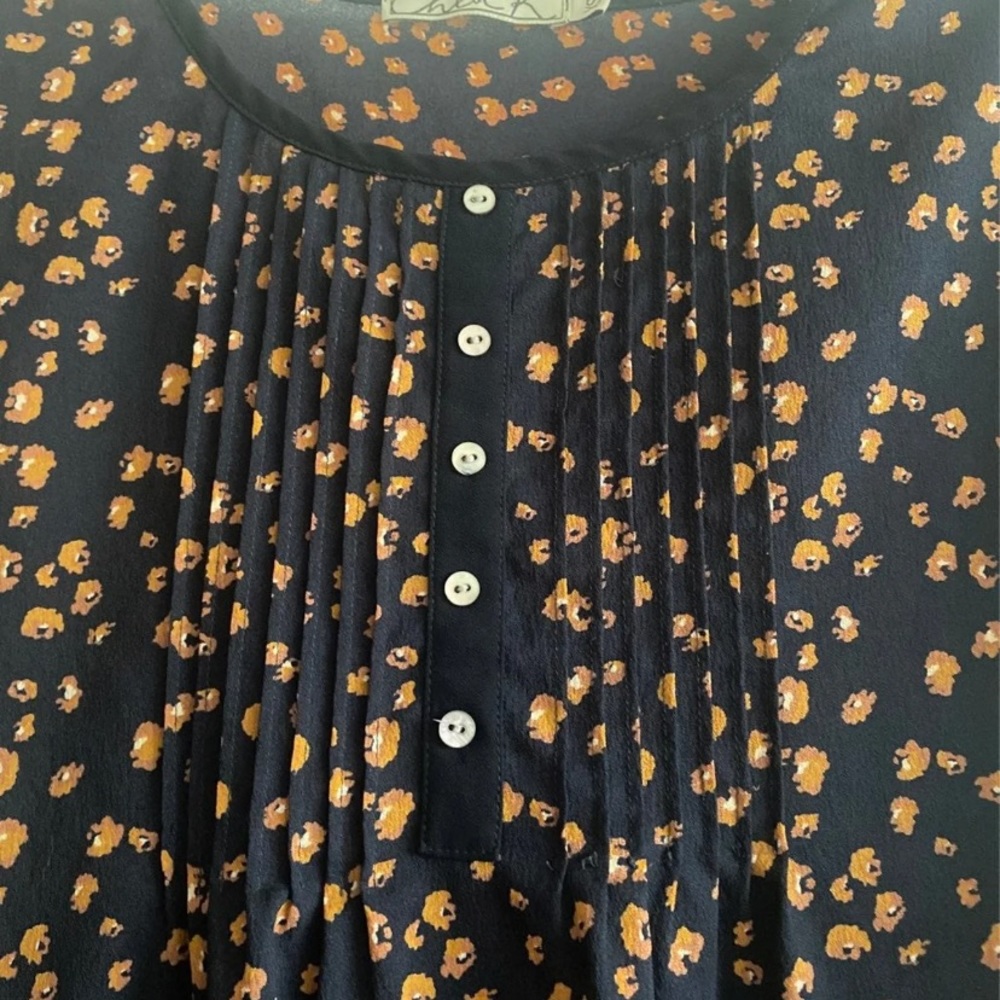 Floral short sleeve top size XS